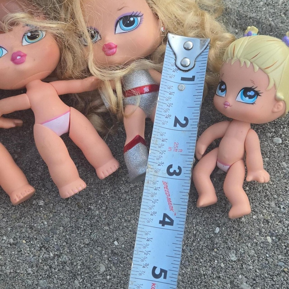 Bratz little dolls lot of 5. Odor! Nude. No accessories - Picture 7 of 8